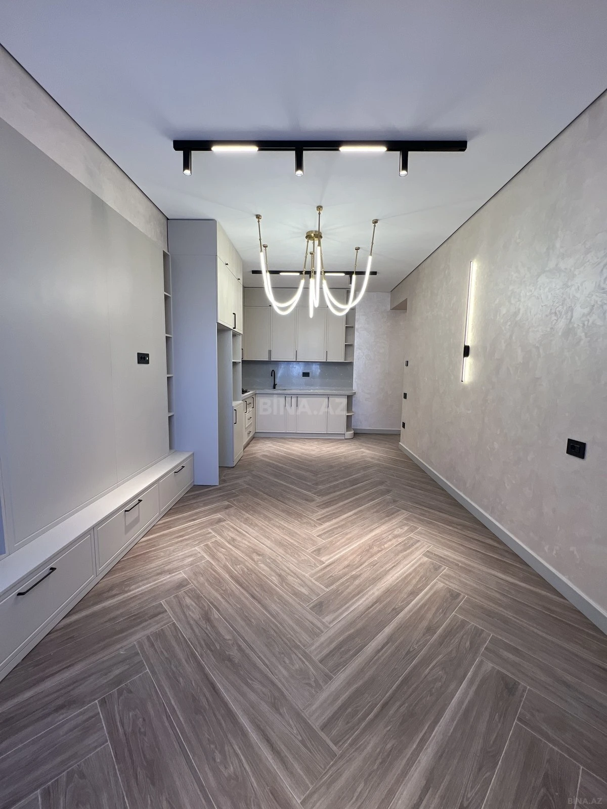 Satılır 2 otaqlı mənzil 68 m²