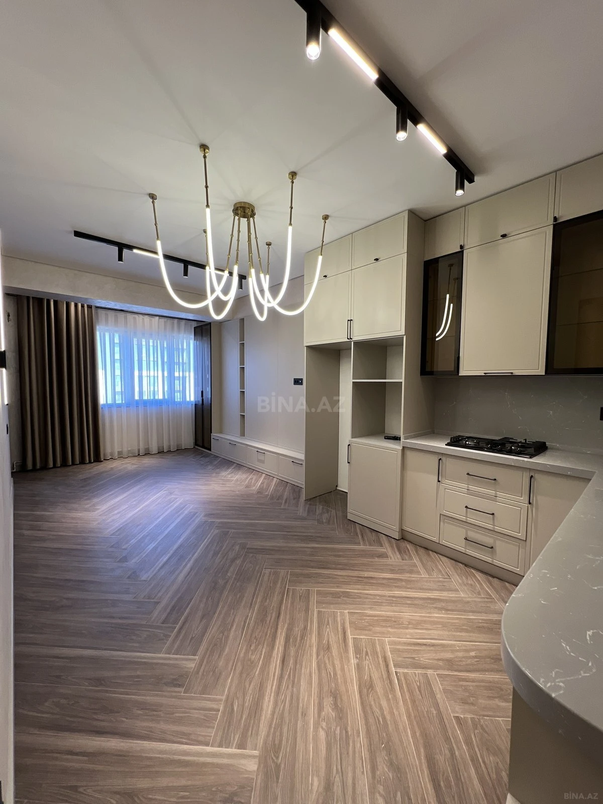 Satılır 2 otaqlı mənzil 68 m²