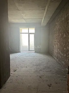 Satılır 5 otaqlı mənzil 272 m²