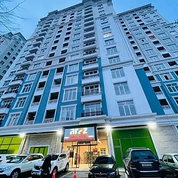 Satılır 5 otaqlı mənzil 272 m²