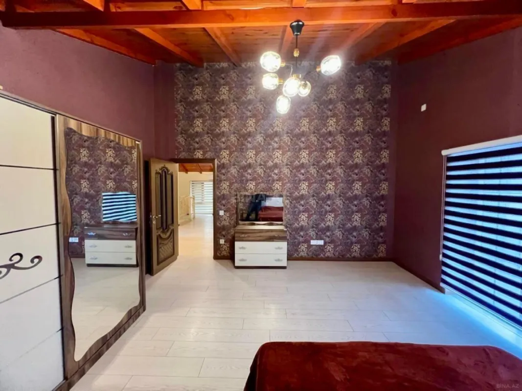 Satılır 5 otaqlı həyət evi 218 m²