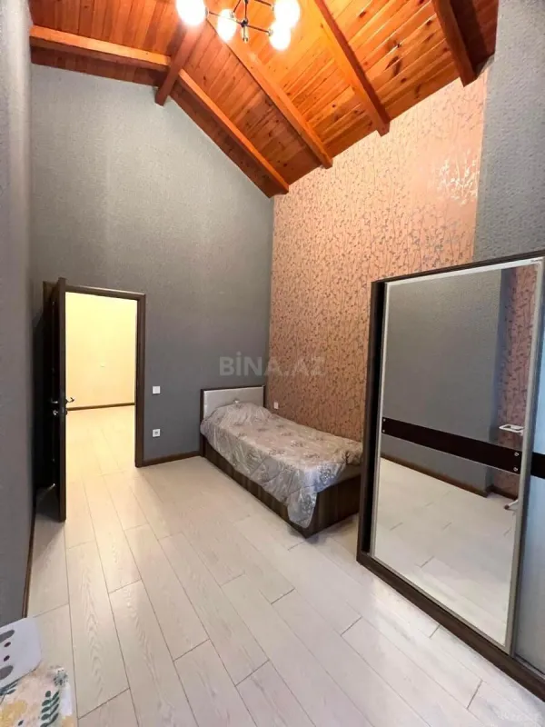 Satılır 5 otaqlı həyət evi 218 m²