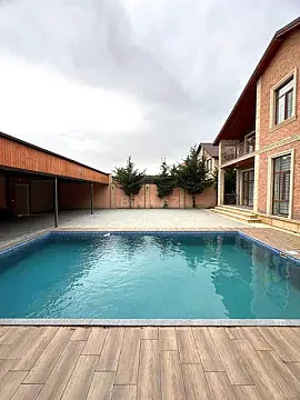 Satılır 5 otaqlı həyət evi 218 m²