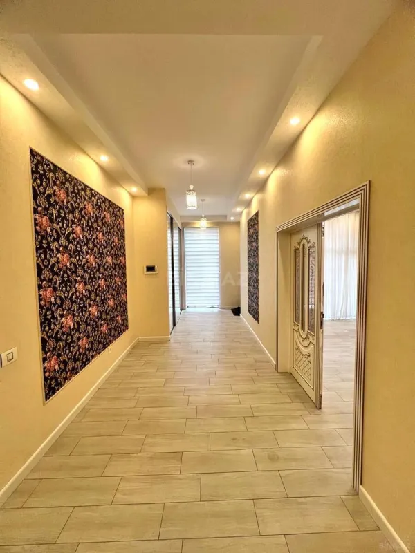 Satılır 5 otaqlı həyət evi 218 m²