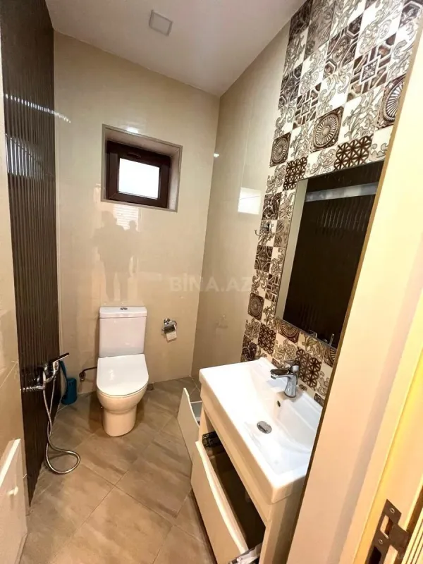 Satılır 5 otaqlı həyət evi 218 m²