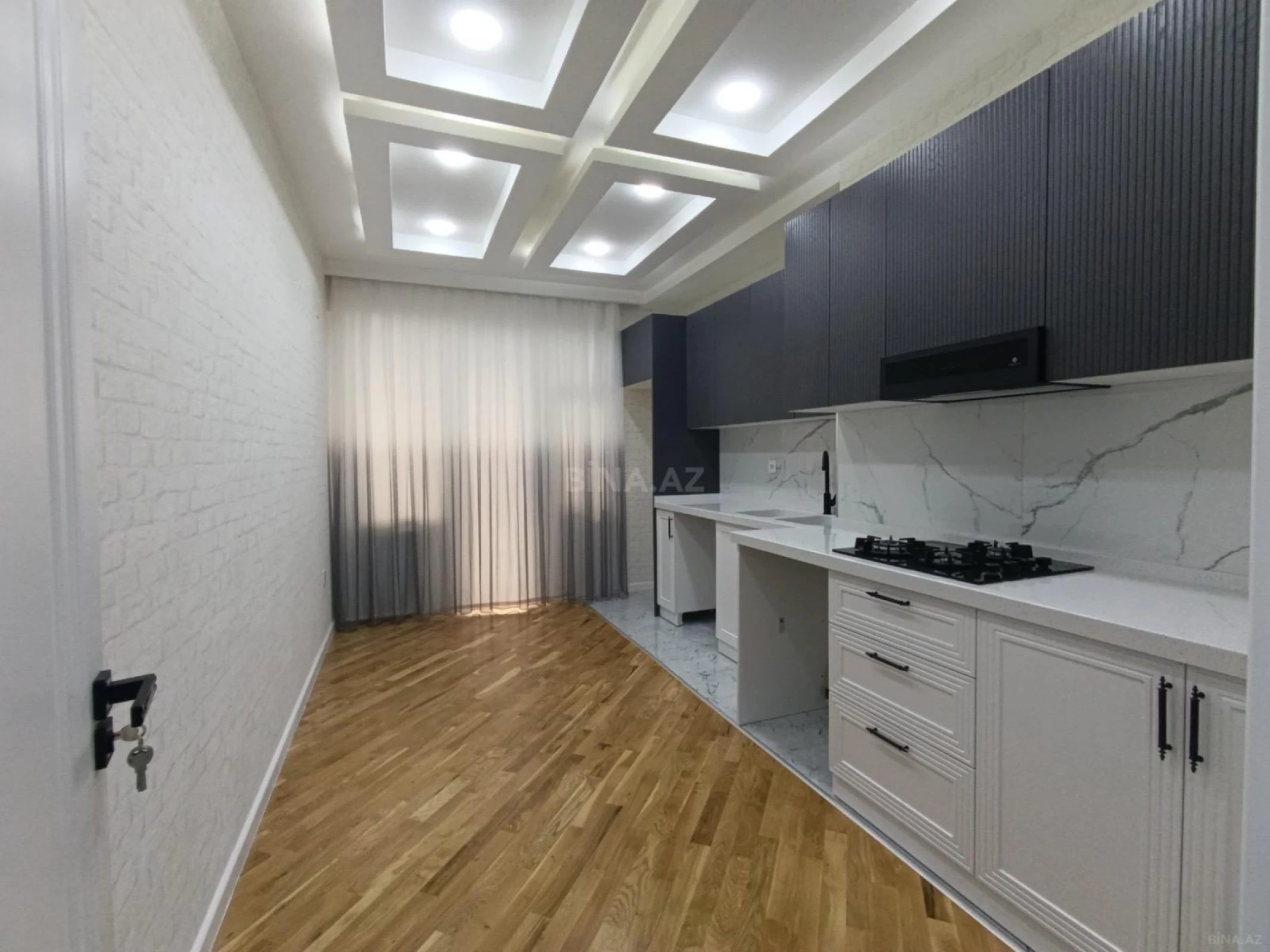 Satılır 4 otaqlı mənzil 153 m²