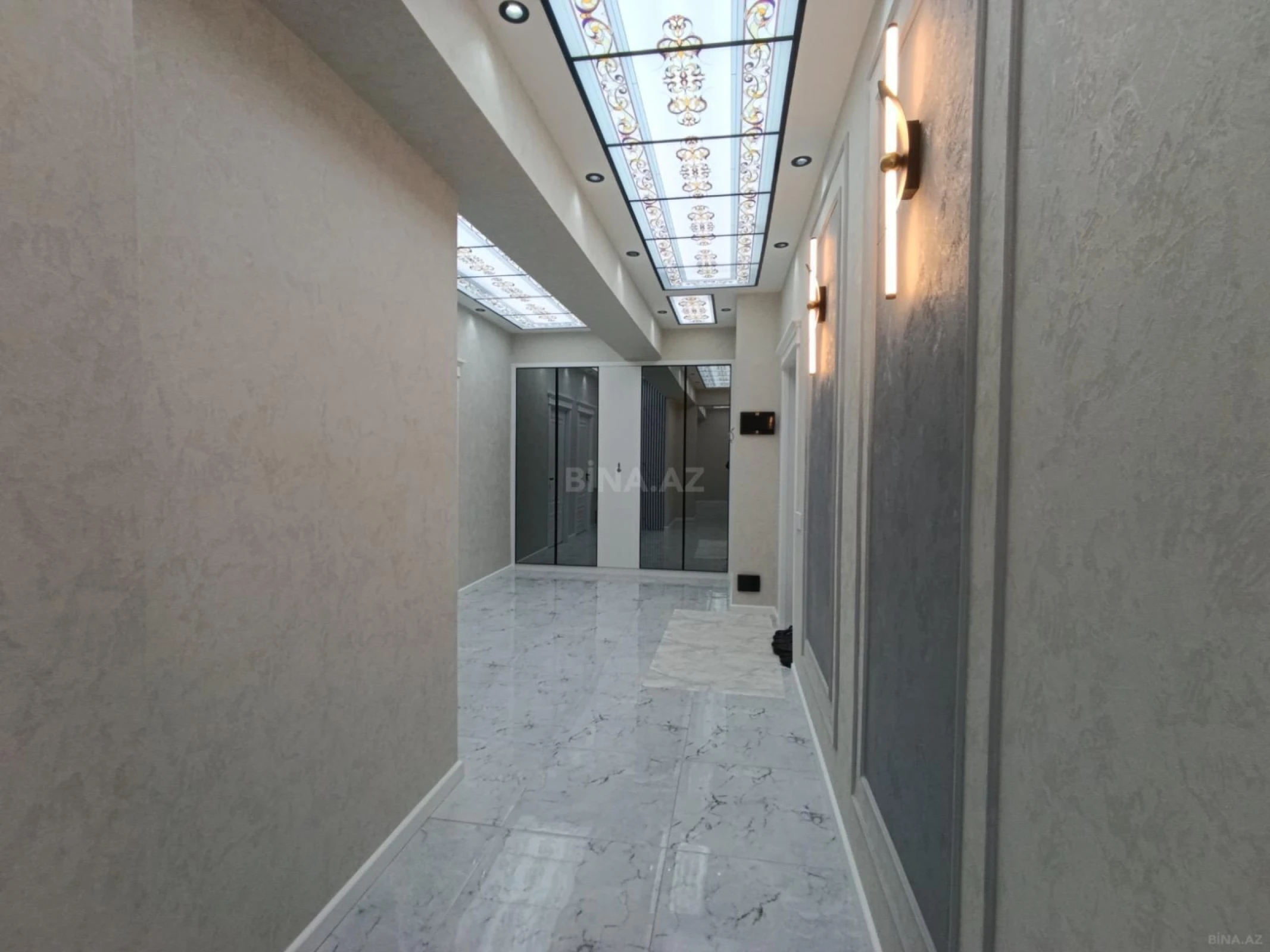 Satılır 4 otaqlı mənzil 153 m²