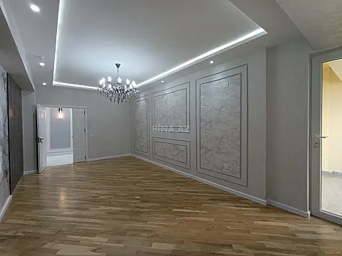Satılır 4 otaqlı mənzil 153 m²