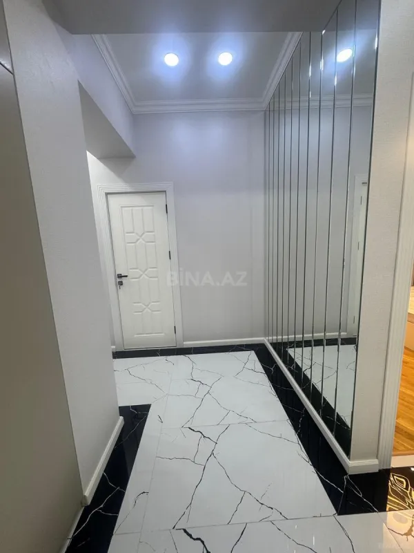 Satılır 2 otaqlı mənzil 77 m²