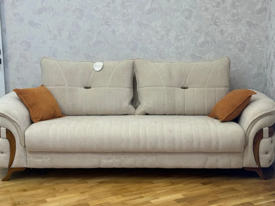 Satılır 2 otaqlı mənzil 77 m²