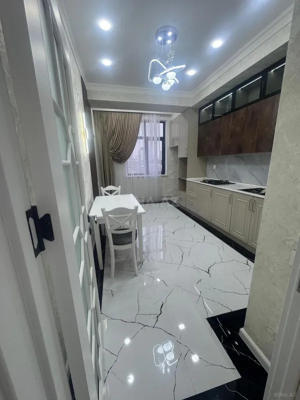 Satılır 2 otaqlı mənzil 77 m²