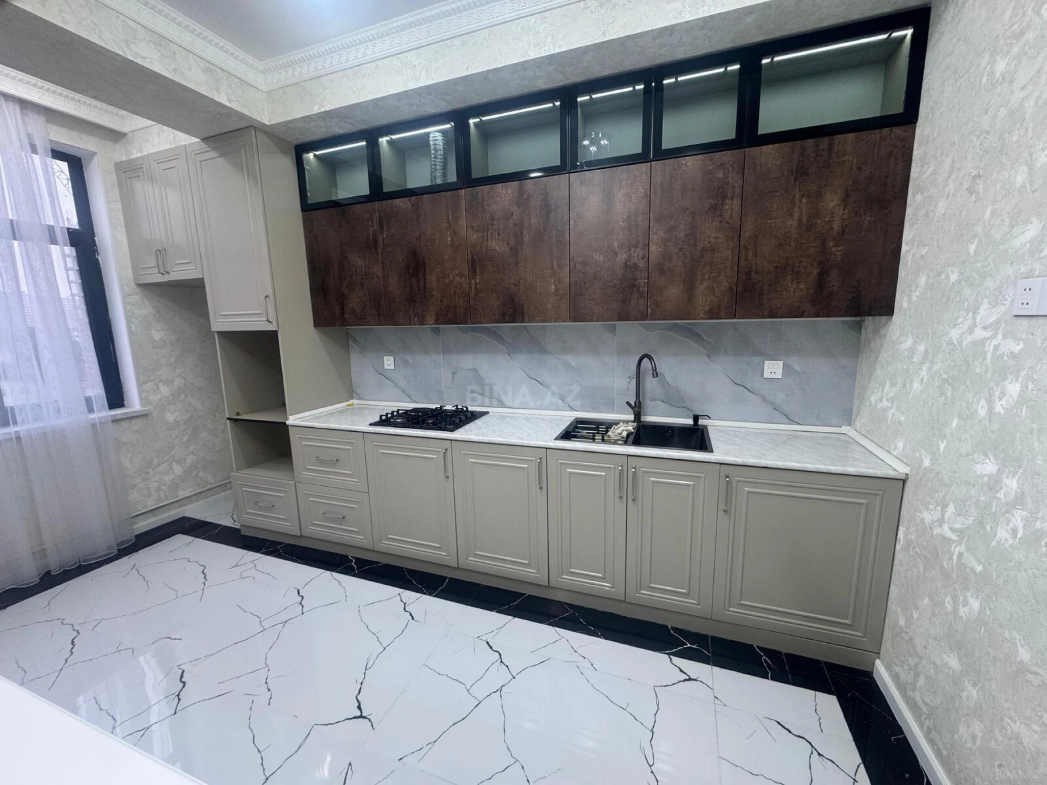 Satılır 2 otaqlı mənzil 77 m²