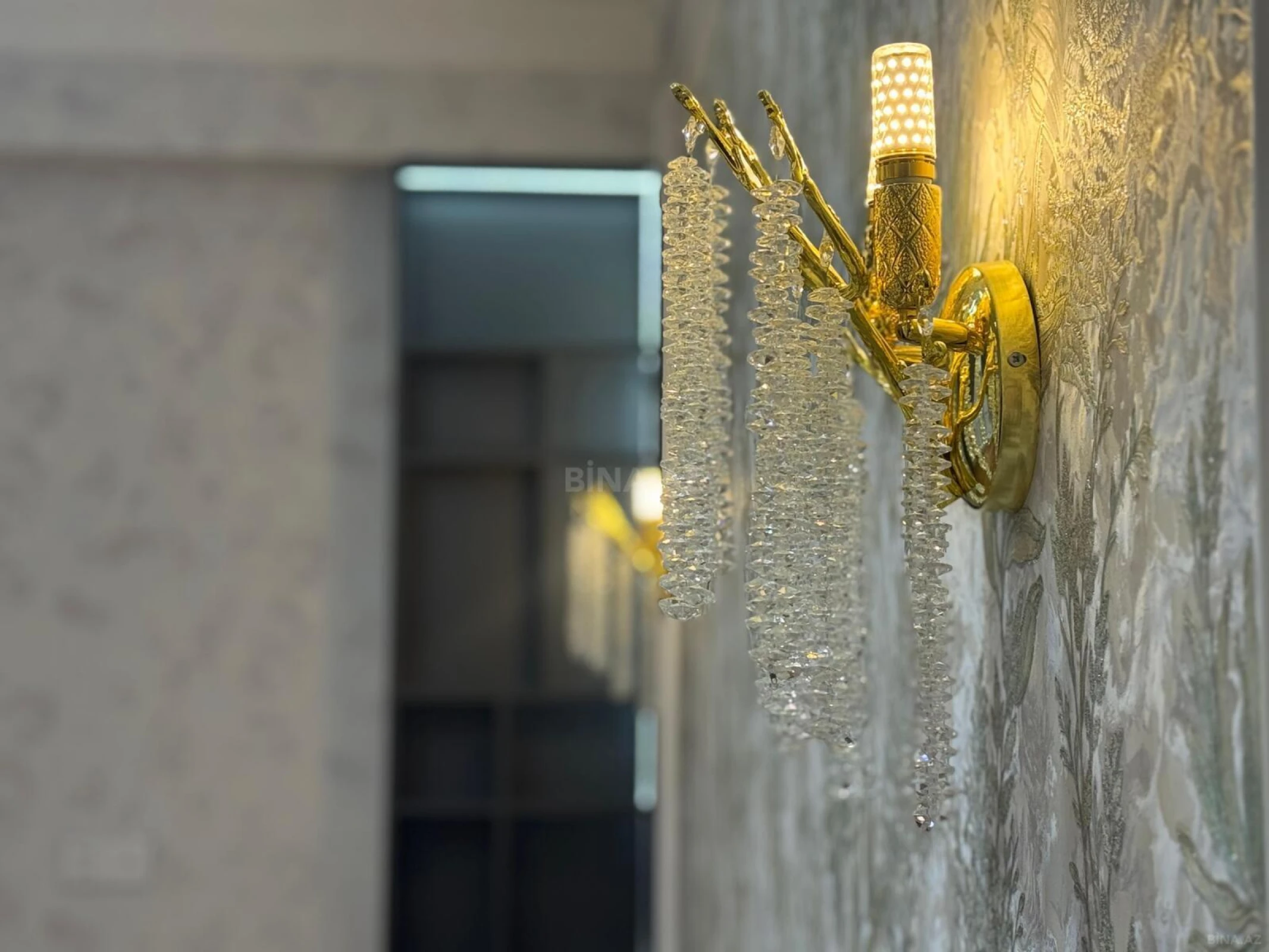 Satılır 2 otaqlı mənzil 77 m²