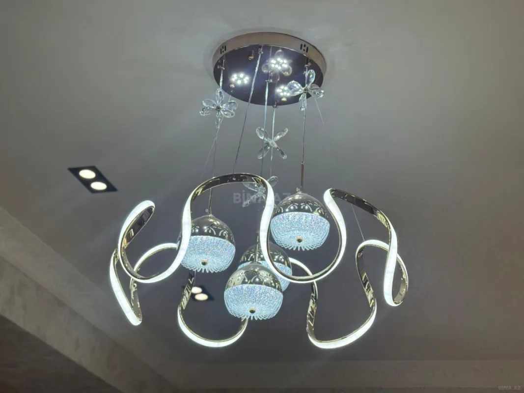 Satılır 2 otaqlı mənzil 77 m²