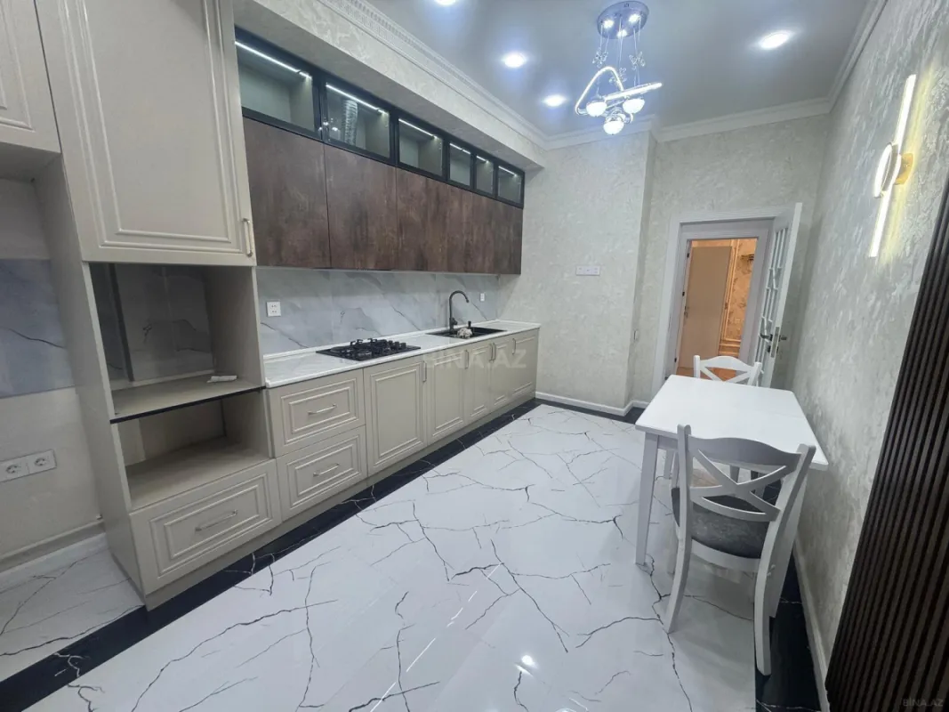 Satılır 2 otaqlı mənzil 77 m²