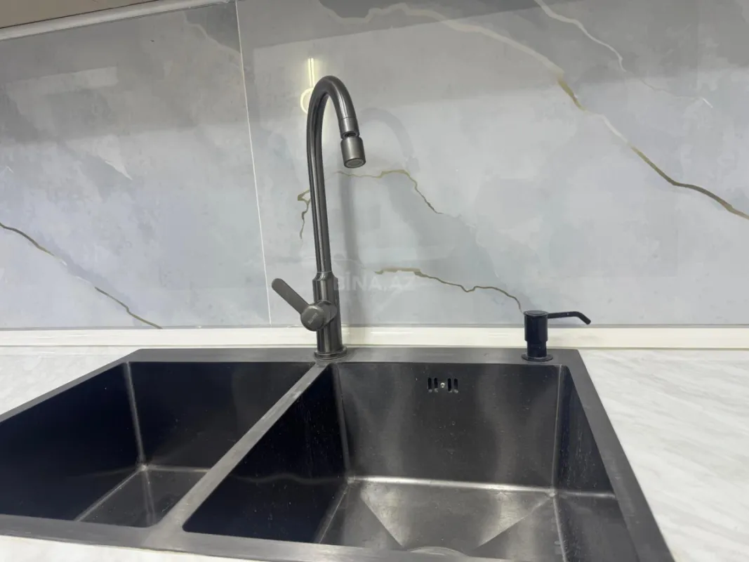 Satılır 2 otaqlı mənzil 77 m²