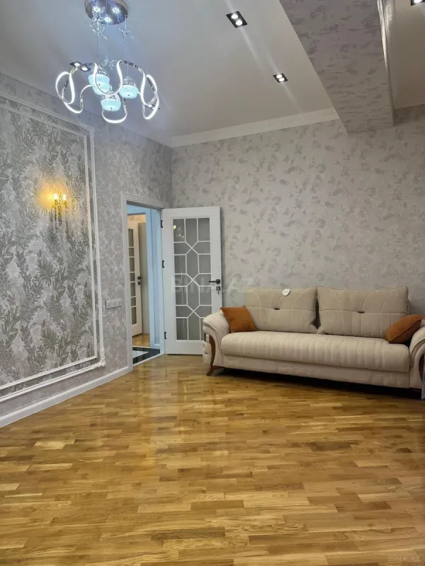 Satılır 2 otaqlı mənzil 77 m²