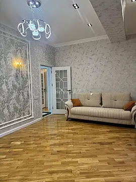 Satılır 2 otaqlı mənzil 77 m²