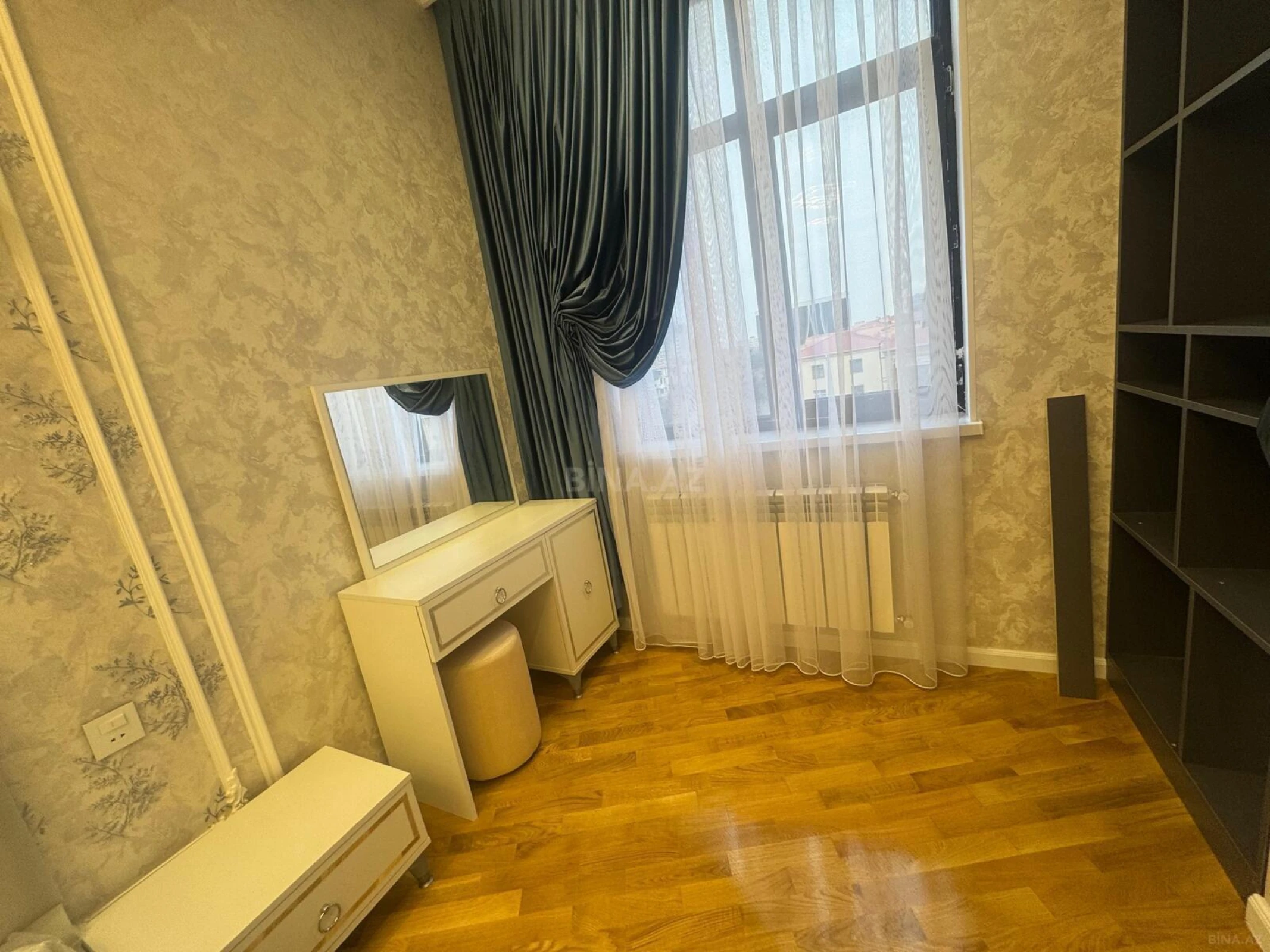 Satılır 2 otaqlı mənzil 77 m²