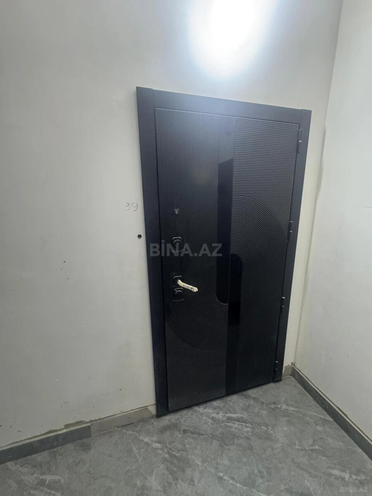 Satılır 2 otaqlı mənzil 77 m²