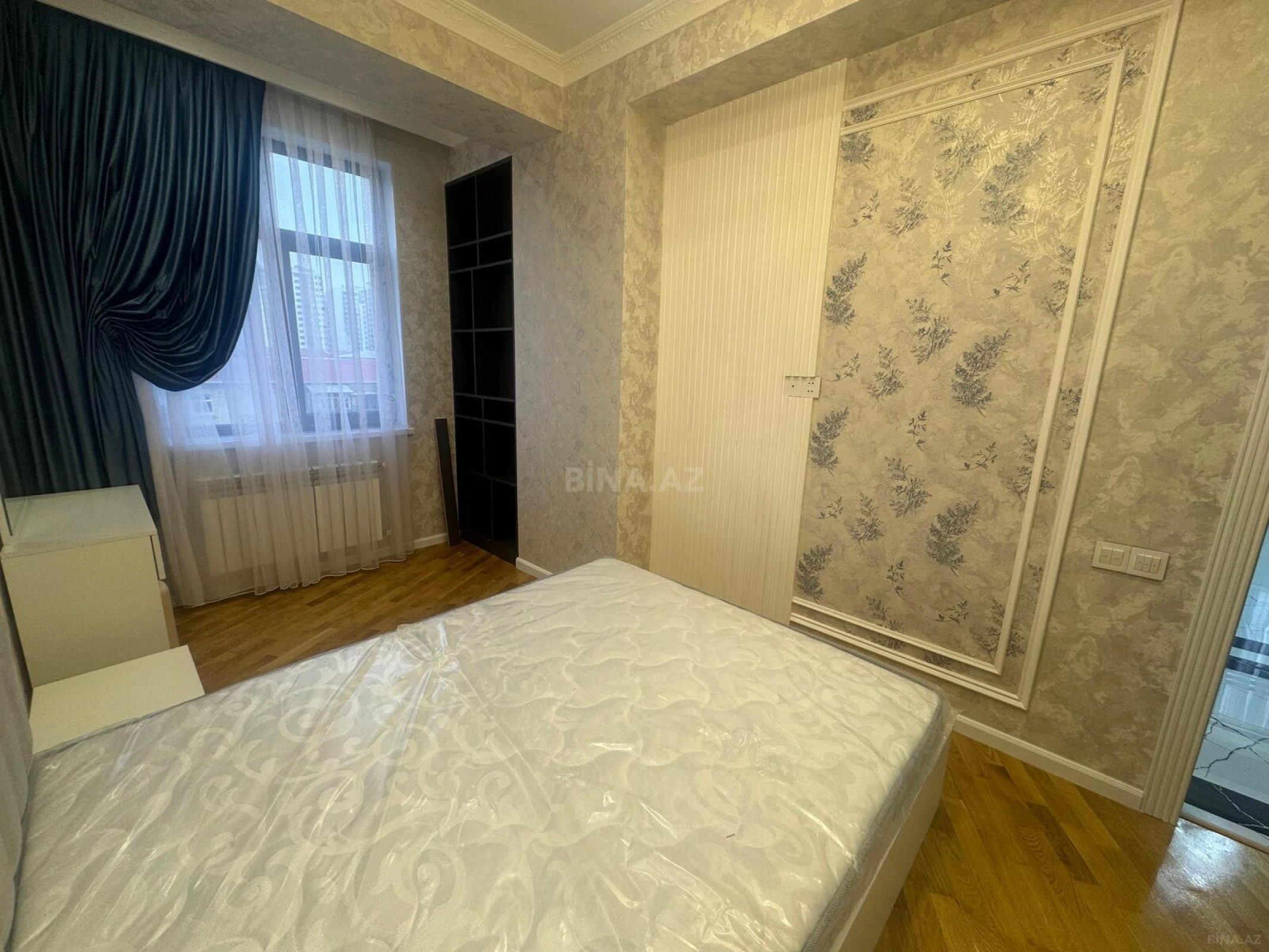 Satılır 2 otaqlı mənzil 77 m²