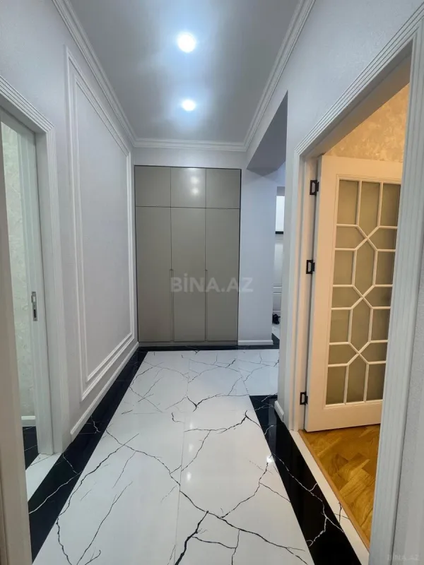 Satılır 2 otaqlı mənzil 77 m²