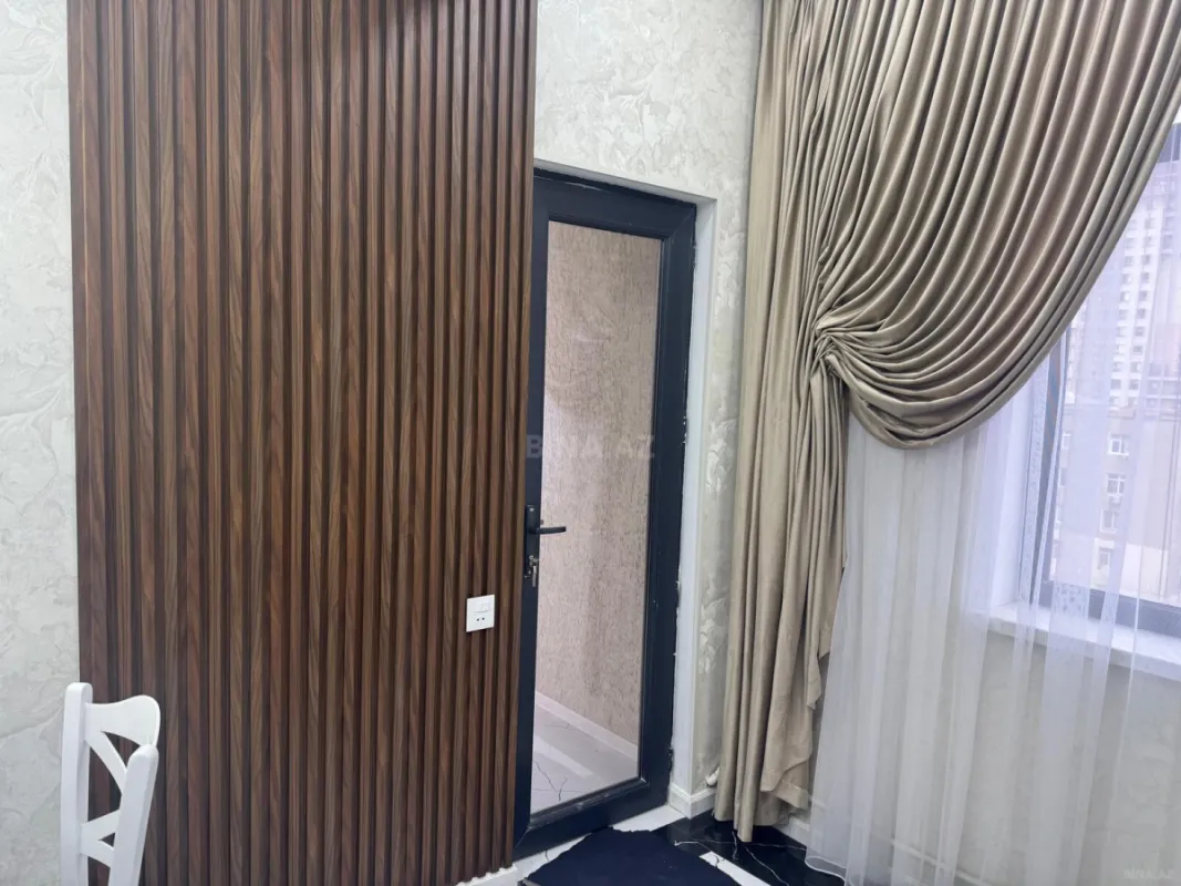 Satılır 2 otaqlı mənzil 77 m²