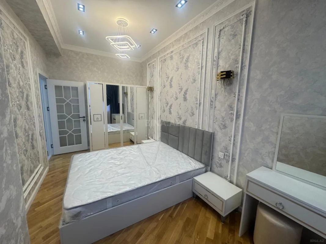 Satılır 2 otaqlı mənzil 77 m²