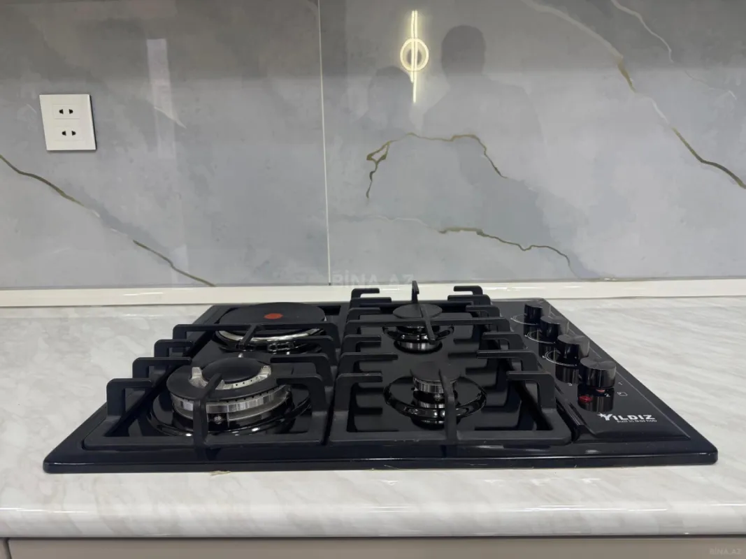 Satılır 2 otaqlı mənzil 77 m²