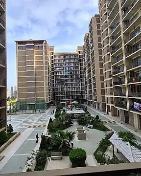 Kirayə verilir 4 otaqlı mənzil 200 m²