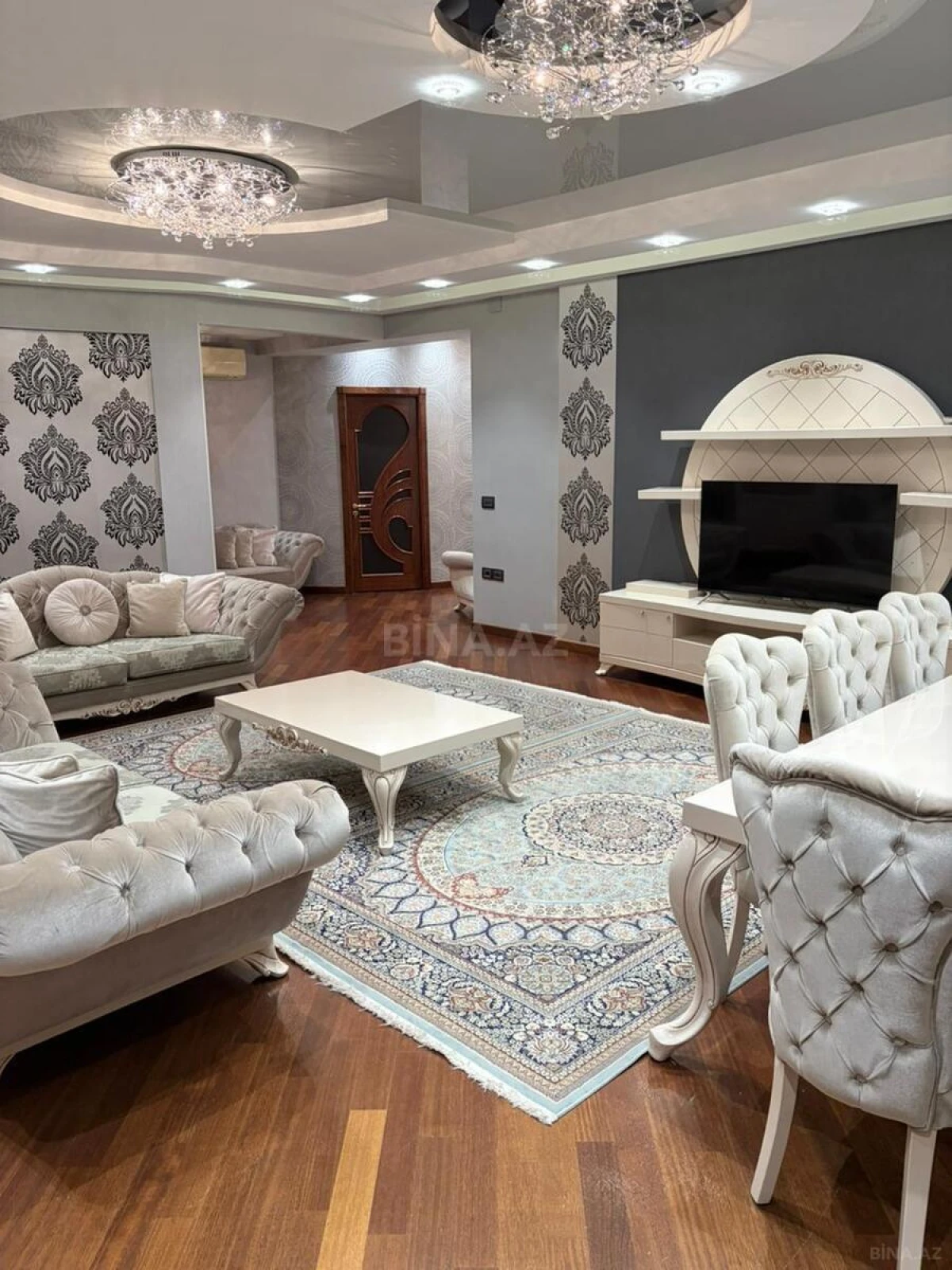 Kirayə verilir 4 otaqlı mənzil 200 m²