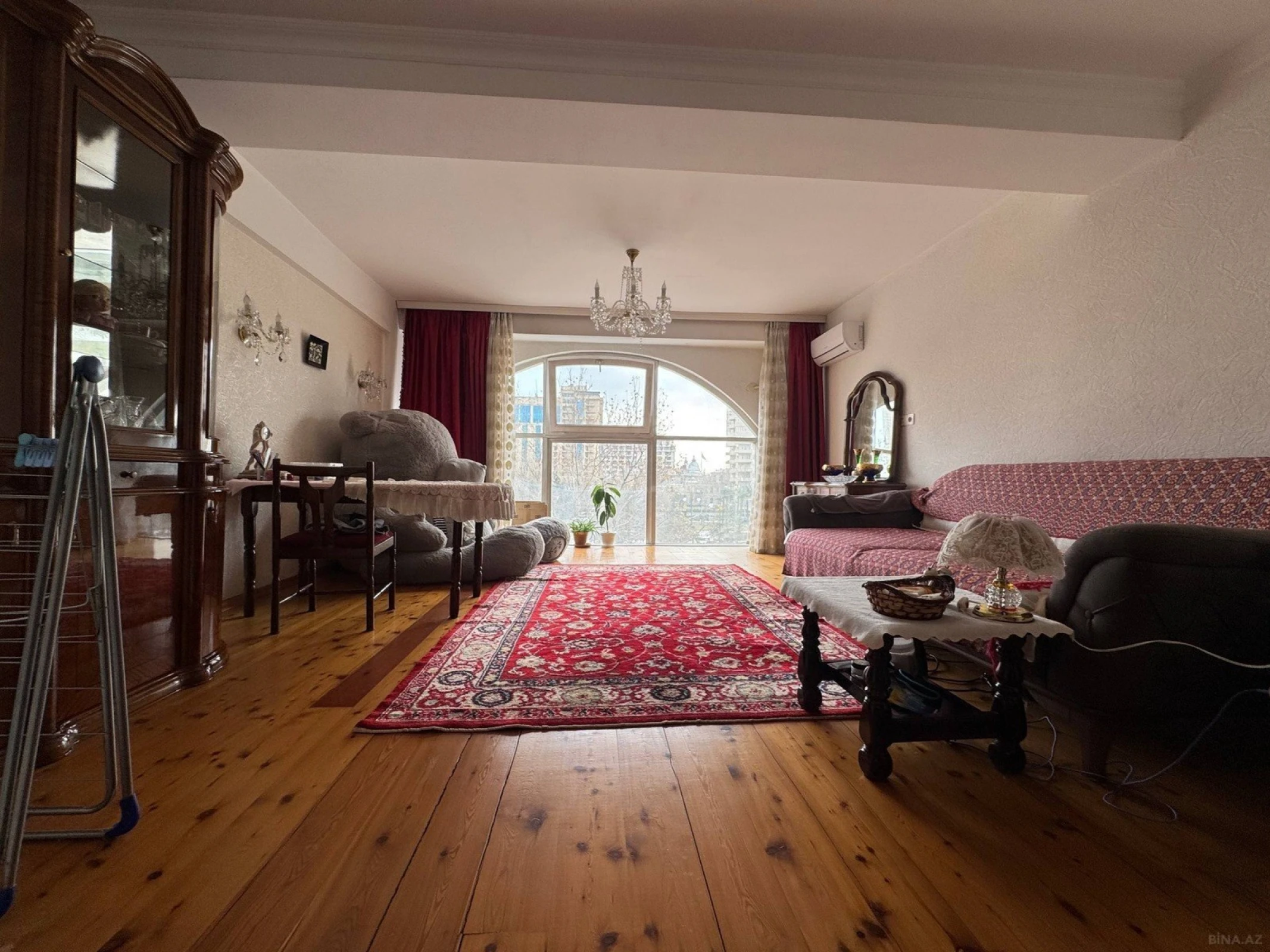 Satılır 3 otaqlı mənzil 115 m²