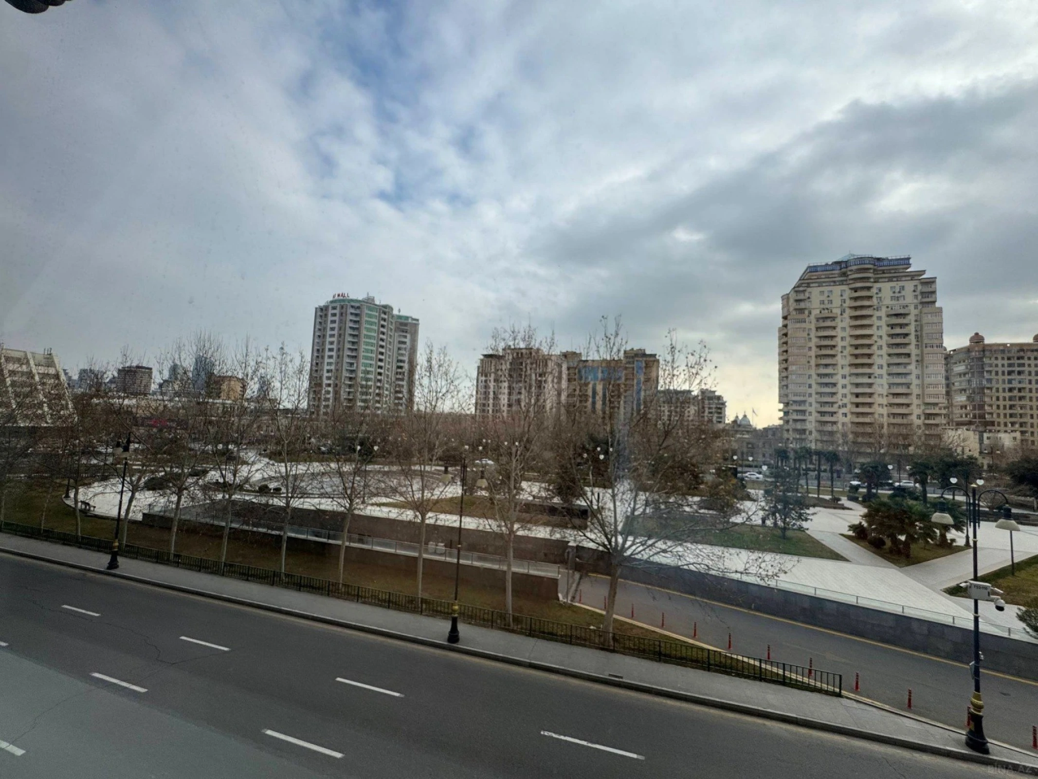 Satılır 3 otaqlı mənzil 115 m²