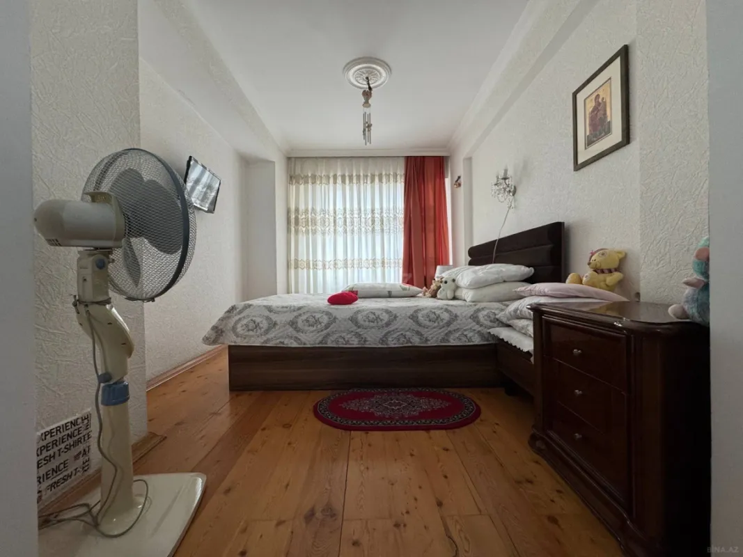 Satılır 3 otaqlı mənzil 115 m²