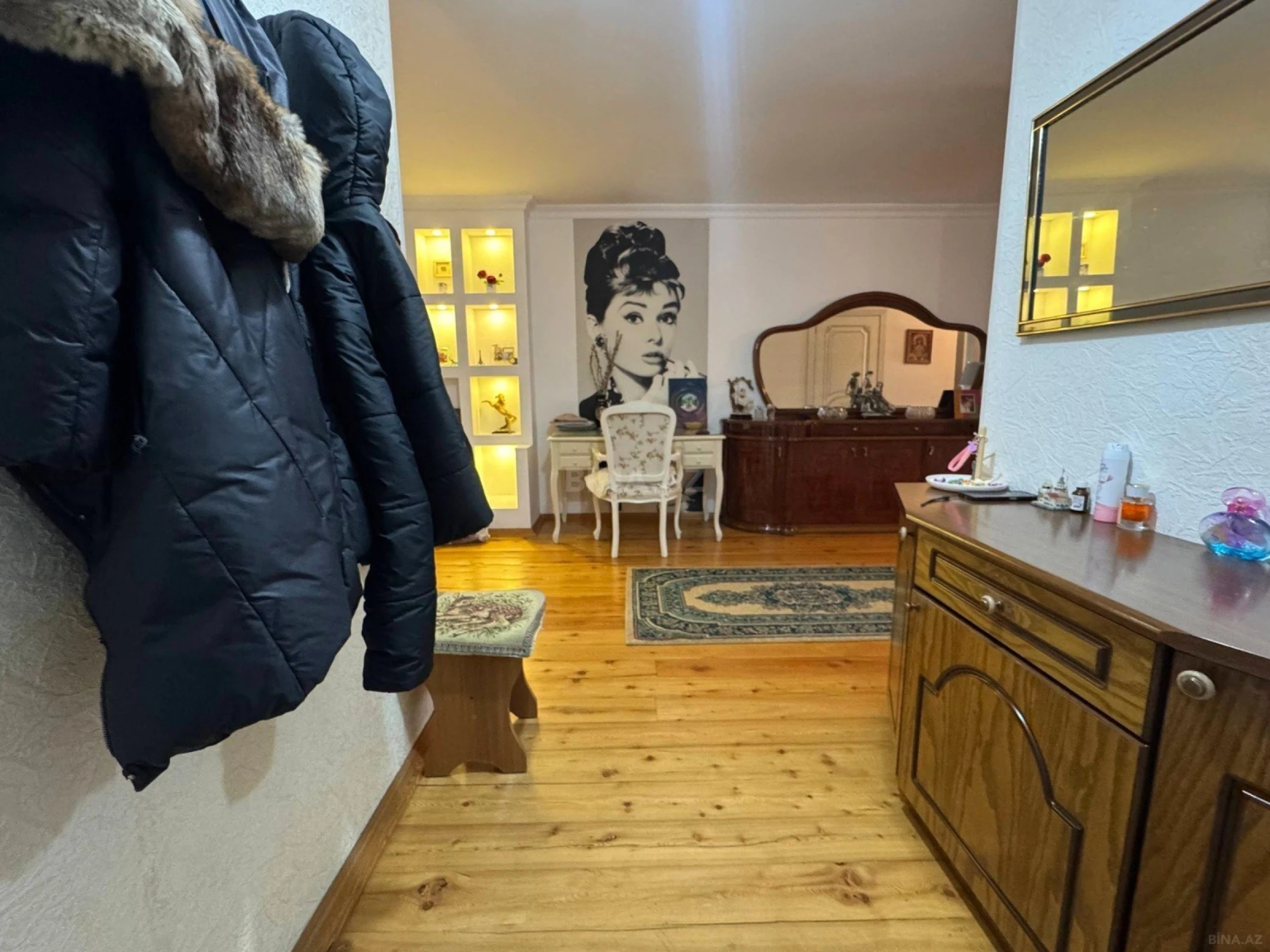 Satılır 3 otaqlı mənzil 115 m²