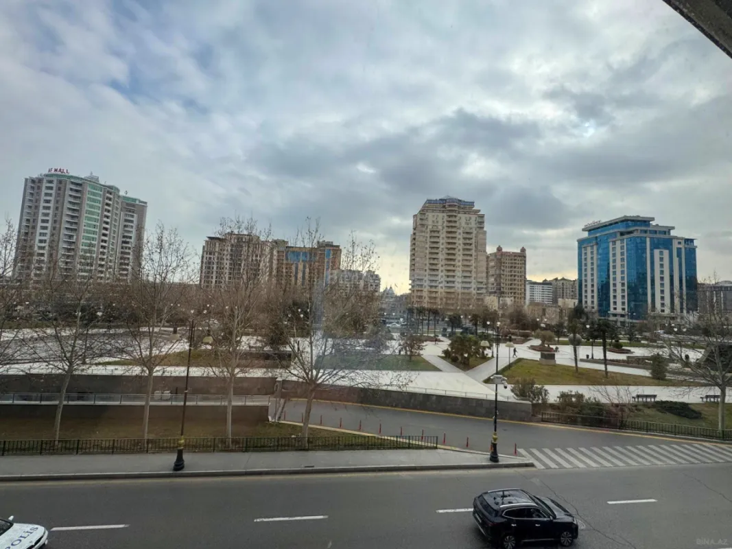Satılır 3 otaqlı mənzil 115 m²