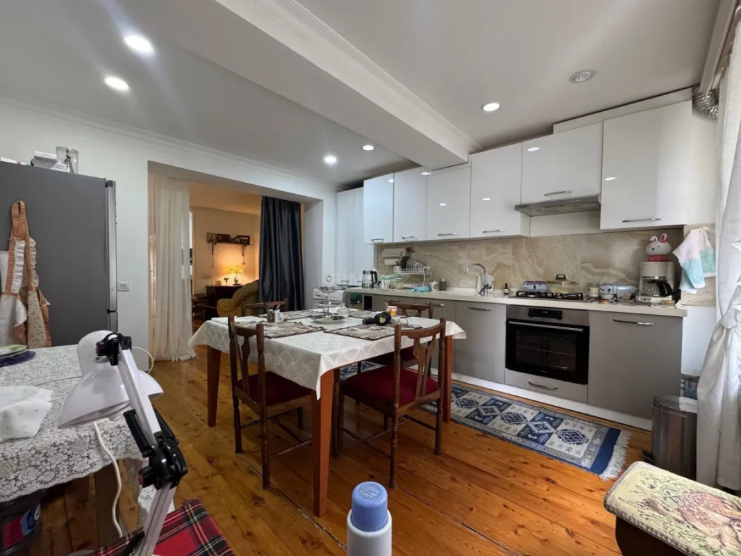 Satılır 3 otaqlı mənzil 115 m²