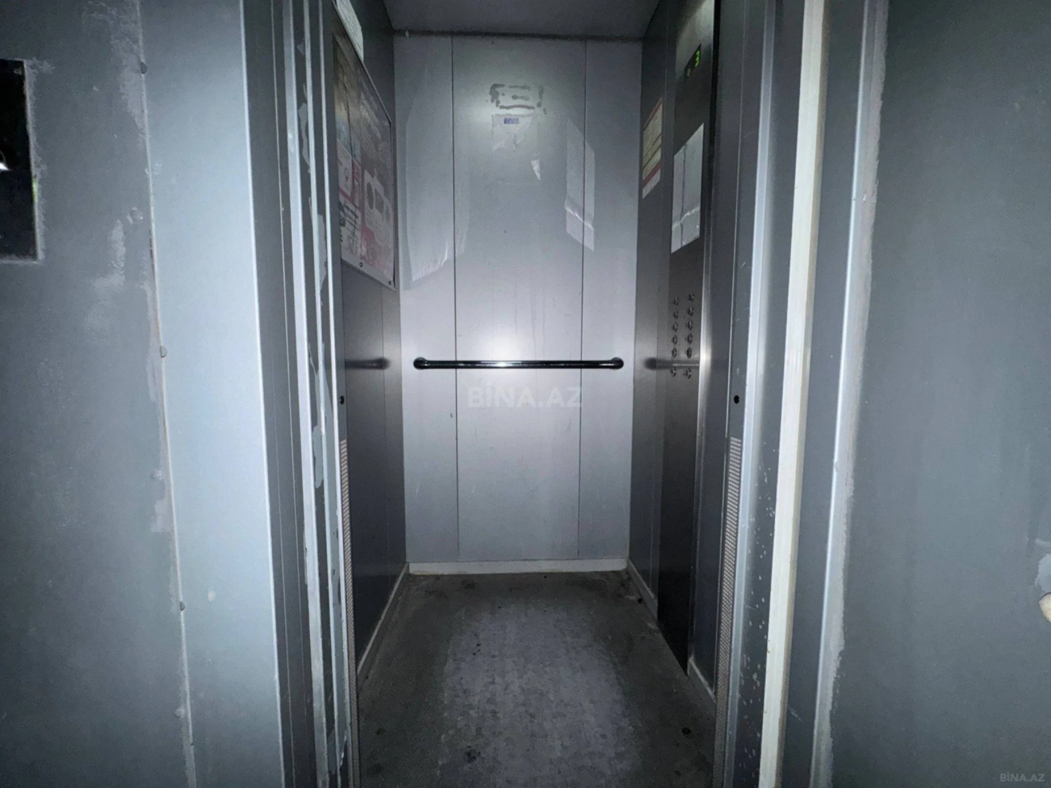 Satılır 3 otaqlı mənzil 115 m²