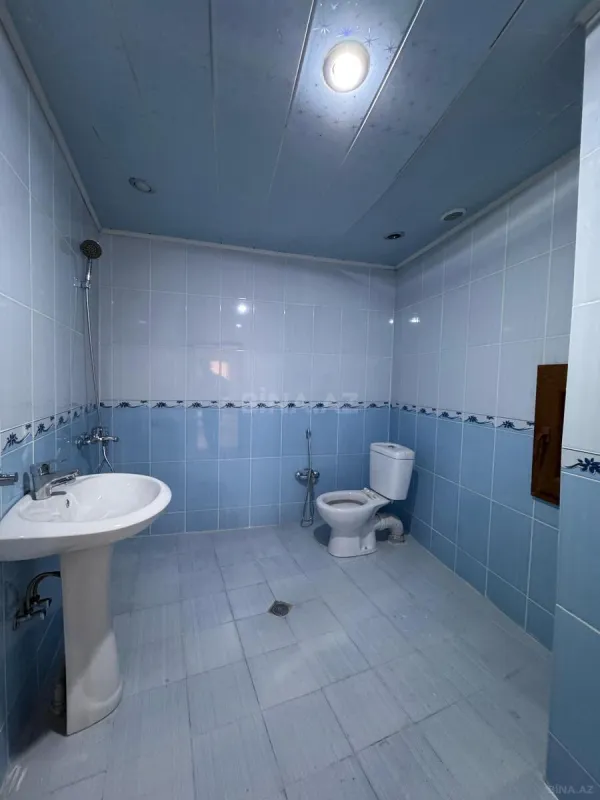 Satılır 6 otaqlı mənzil 270 m²