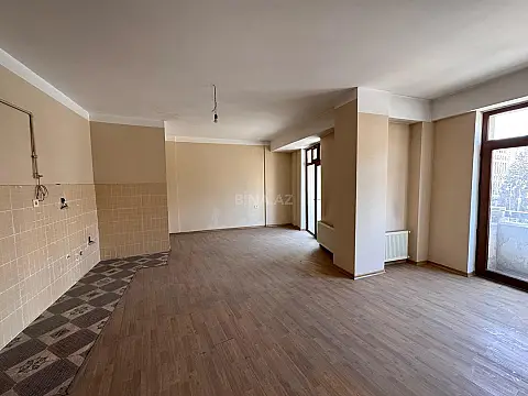 Satılır 6 otaqlı mənzil 270 m²