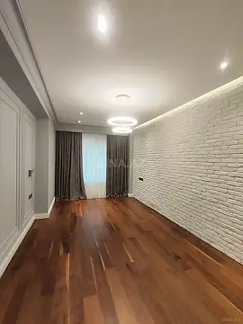 Satılır 4 otaqlı mənzil 211 m²