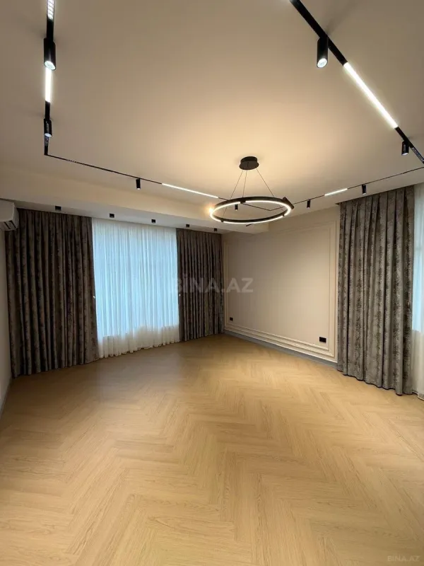 Satılır 4 otaqlı mənzil 118 m²
