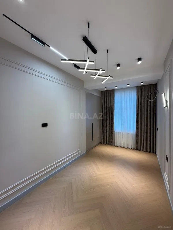 Satılır 4 otaqlı mənzil 118 m²
