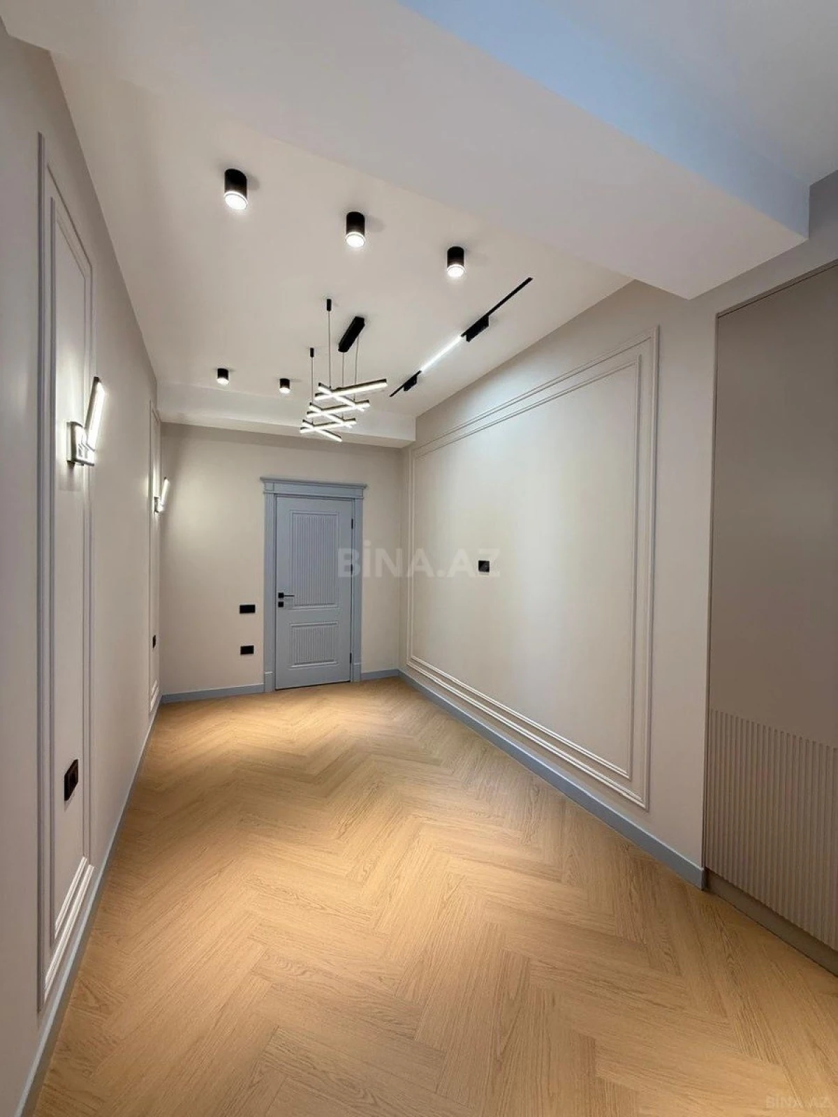 Satılır 4 otaqlı mənzil 118 m²
