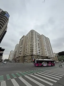 Satılır 2 otaqlı mənzil 70 m² — Bakı, Memar Əcəmi yanı 2 otaq 70.00 m²