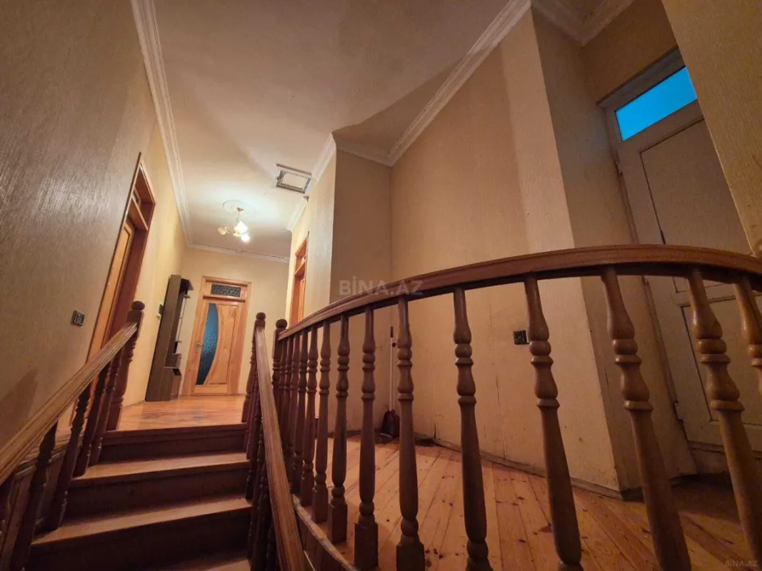 Satılır 5 otaqlı həyət evi 234.6 m²
