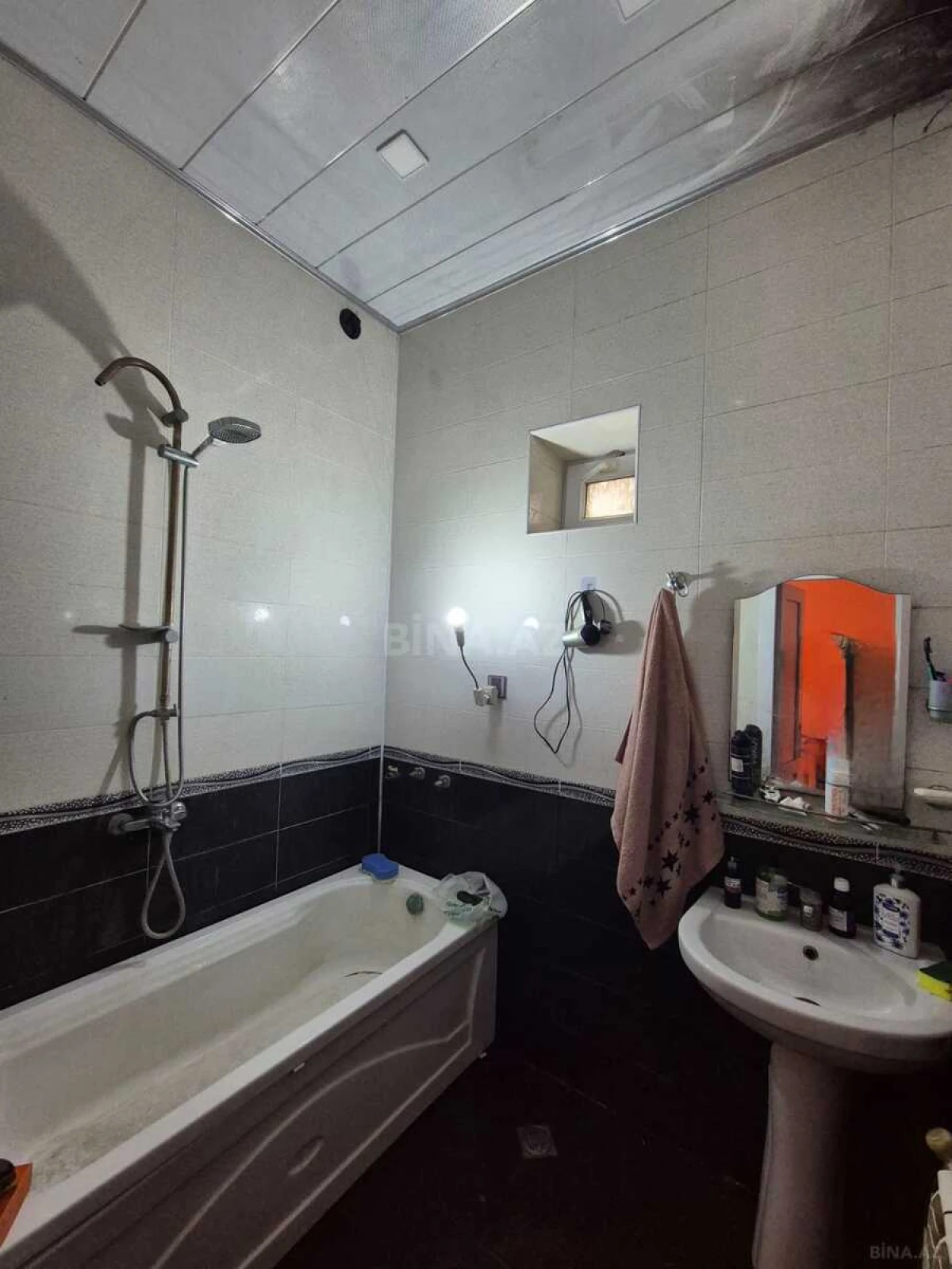 Satılır 5 otaqlı həyət evi 234.6 m²