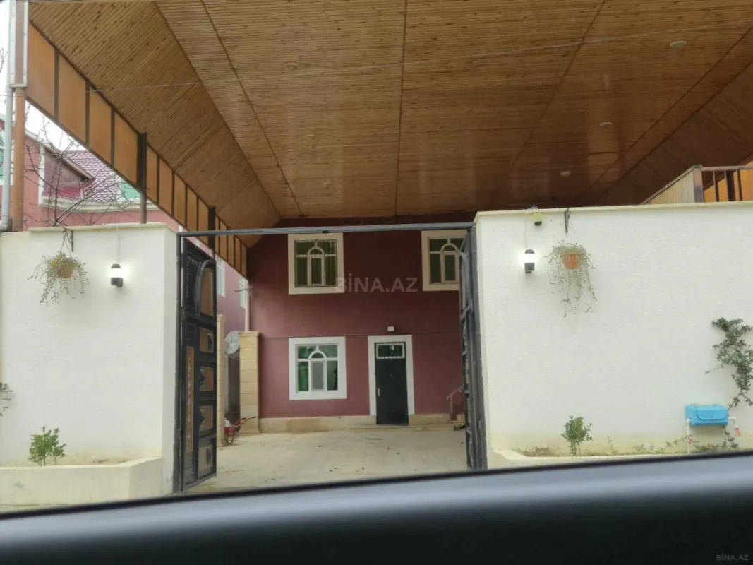 Satılır 5 otaqlı həyət evi 234.6 m²