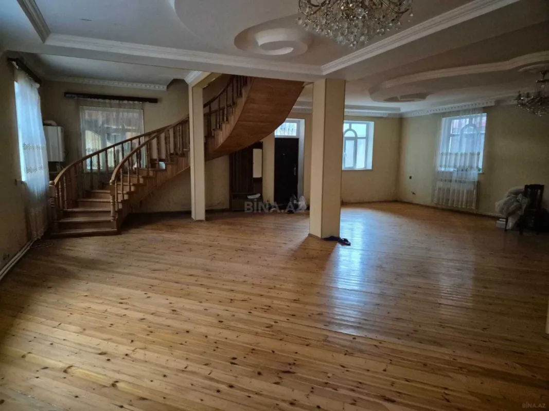Satılır 5 otaqlı həyət evi 234.6 m²
