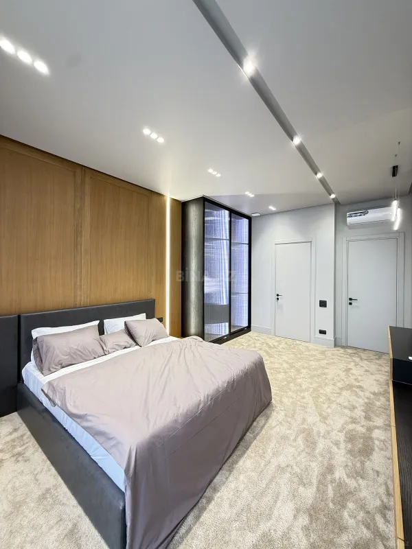 Satılır 4 otaqlı həyət evi 250 m²